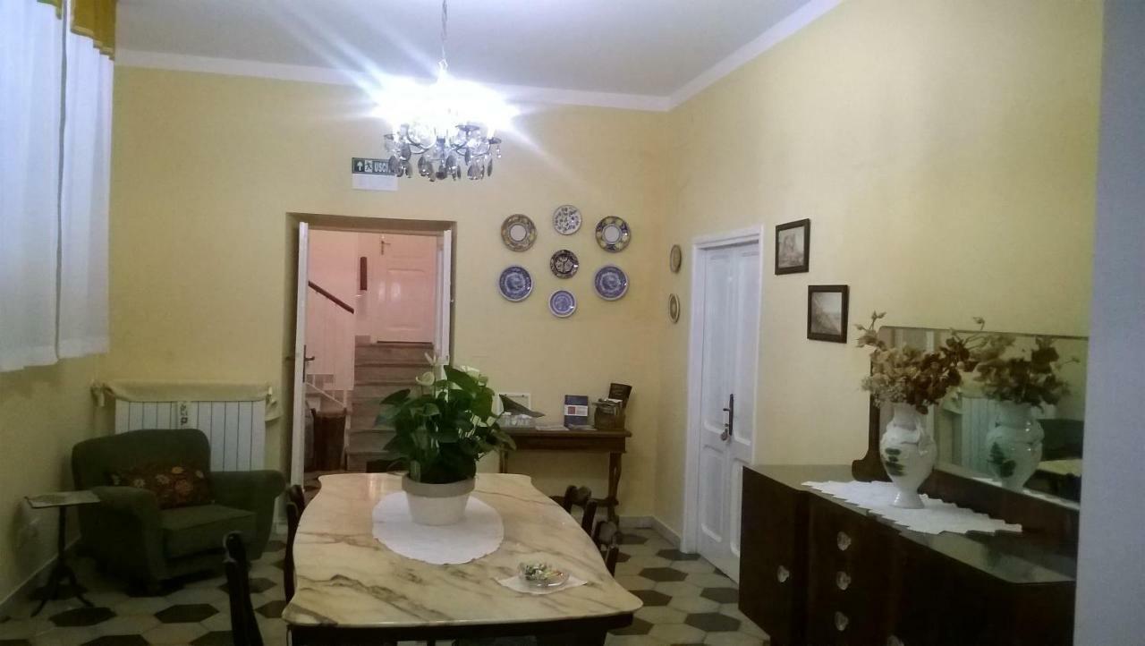 Bed and Breakfast Angelina Antica Dimora Terracina Exterior foto